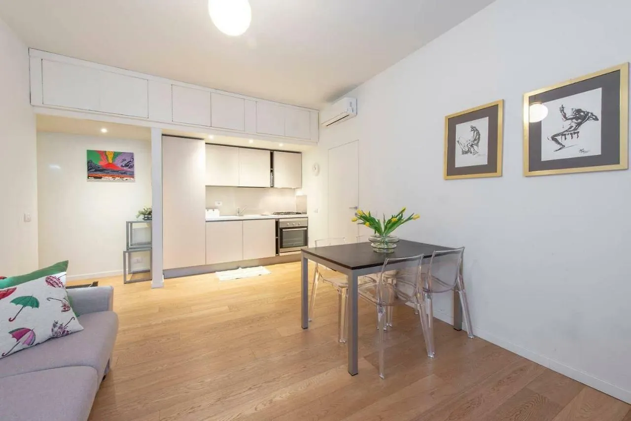 Joivy 1Br Apt In Isola With Stunning View To Bosco Verticale Milan Italy