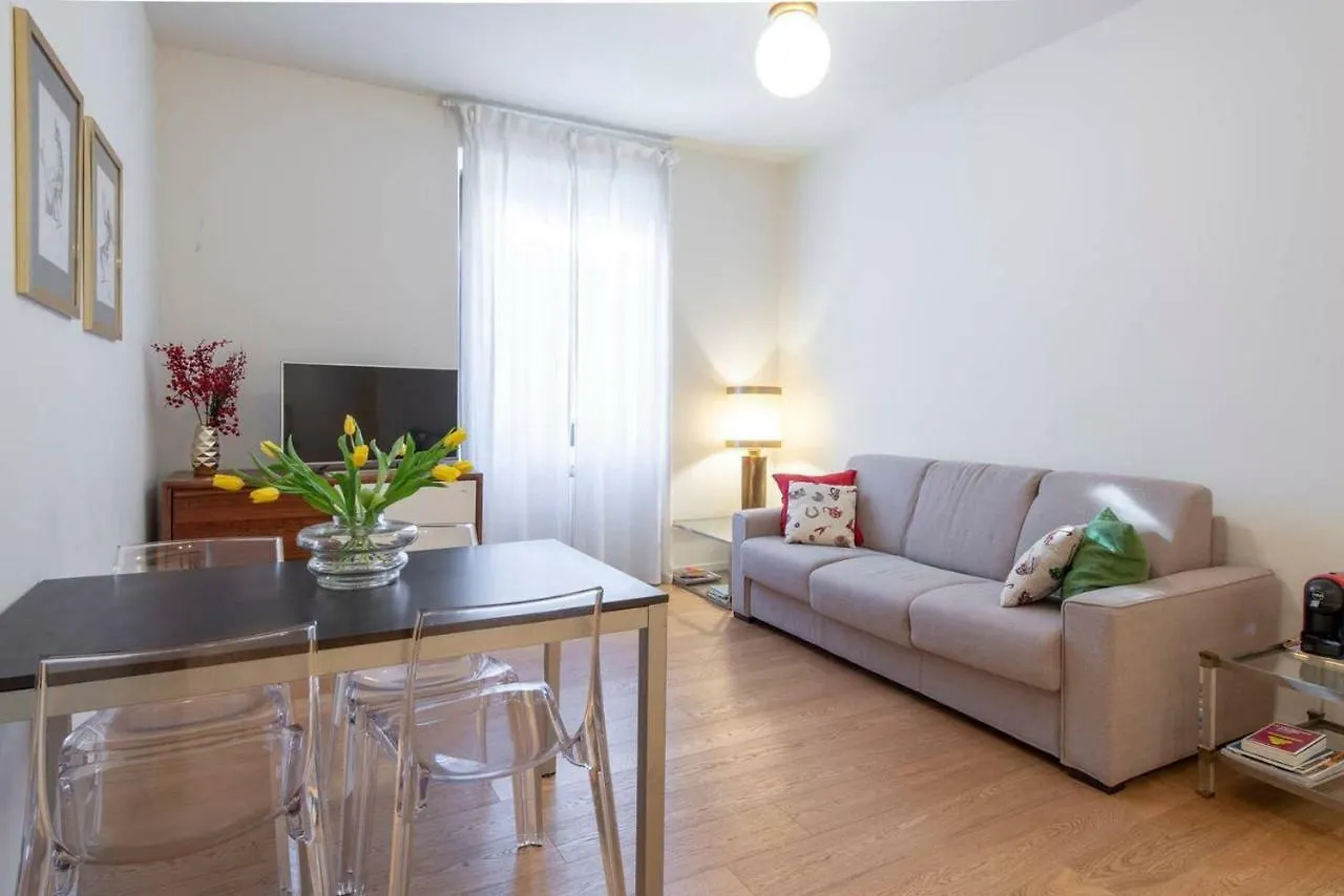 Joivy 1Br Apt In Isola With Stunning View To Bosco Verticale Milan