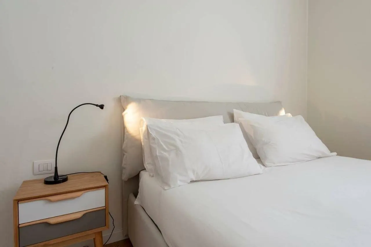 Apartment Joivy 1Br Apt In Isola With Stunning View To Bosco Verticale Milan Italy