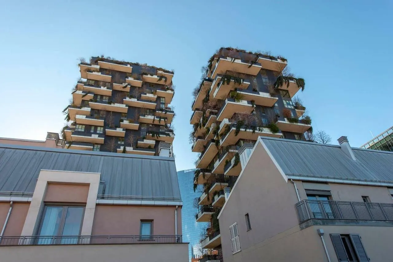 Joivy 1Br Apt In Isola With Stunning View To Bosco Verticale Milan 0*,  Italy